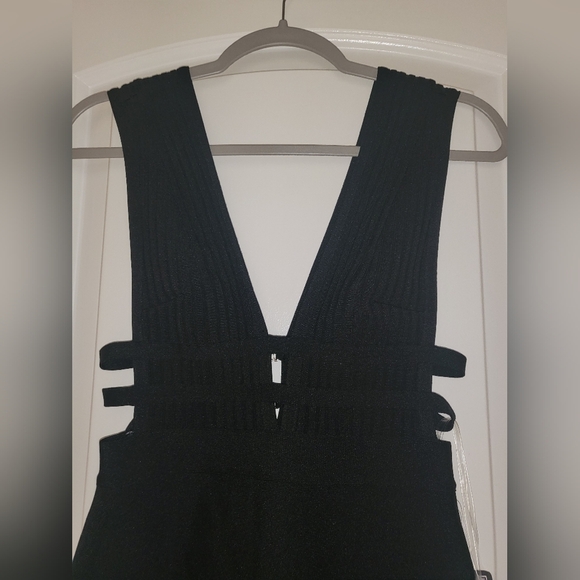 11. NWT BEBE PLUNGE NECK BANDAGE DRESS SIZE XS - Picture 6 of 9